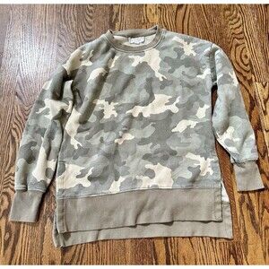 Hippie Rose Womens Size XS Green Camo Pullover‎ Crewneck Split Side Sweatshirt